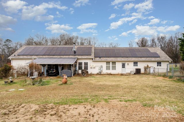 2107 Jenkins Printing Drive, Newton, NC 28658