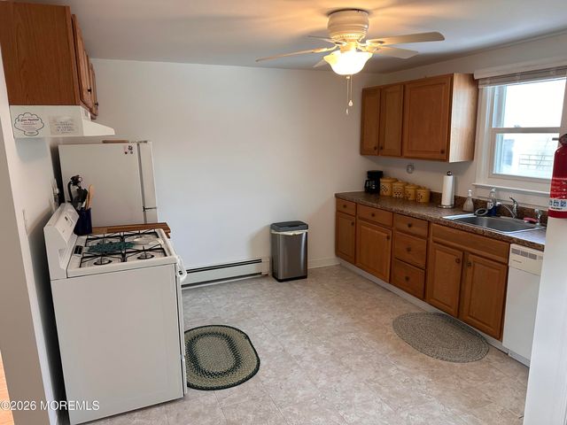 101 Center Avenue, Keansburg, NJ 07734