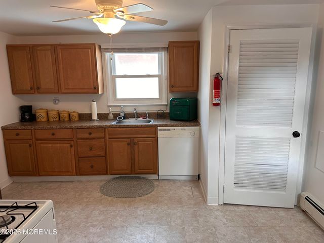 101 Center Avenue, Keansburg, NJ 07734