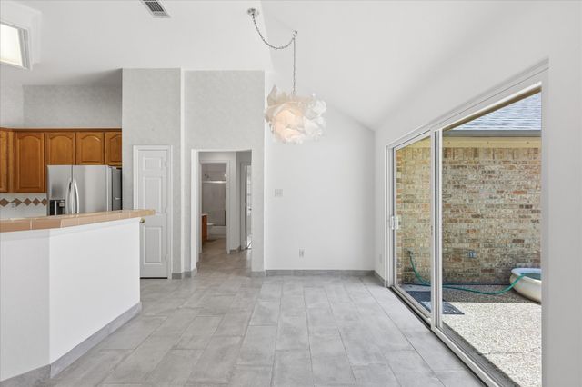9325 Vista Circle, Irving, TX 75063