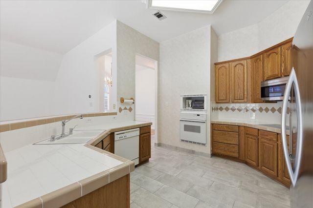 9325 Vista Circle, Irving, TX 75063