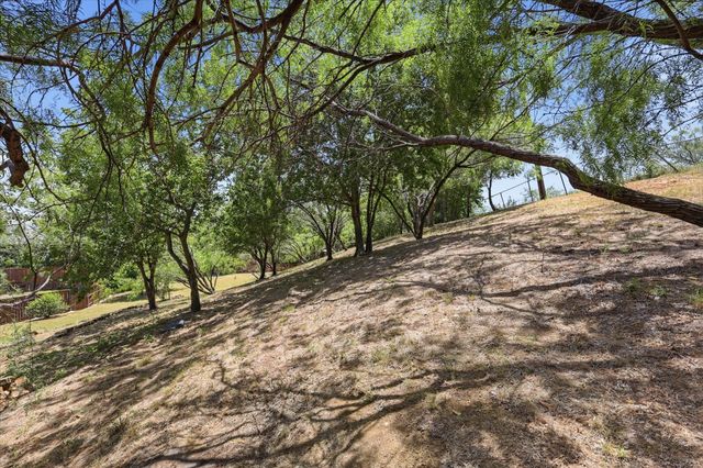 9325 Vista Circle, Irving, TX 75063