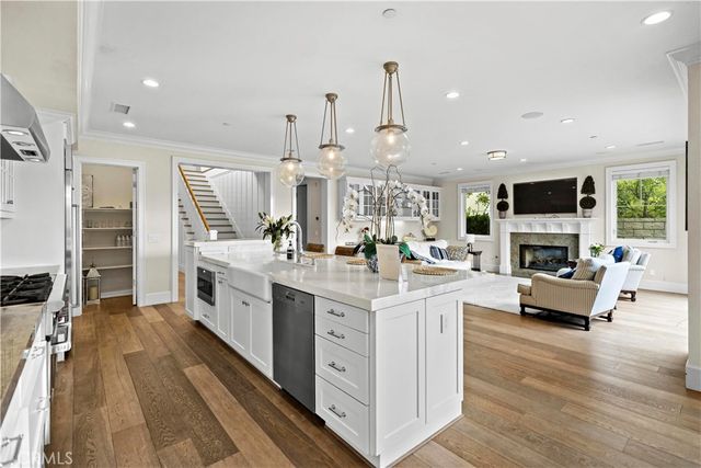 4 Summer House Lane, Newport Beach, CA 92660