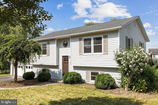 136 NIGHTINGALE AVE, Stephens City, VA 22655