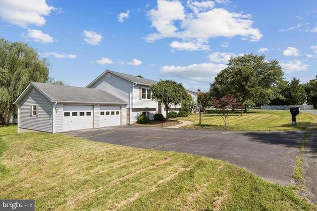 136 NIGHTINGALE AVE, Stephens City, VA 22655