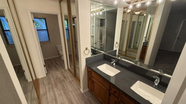 4605 N Glenn Avenue, Fresno, CA 93704