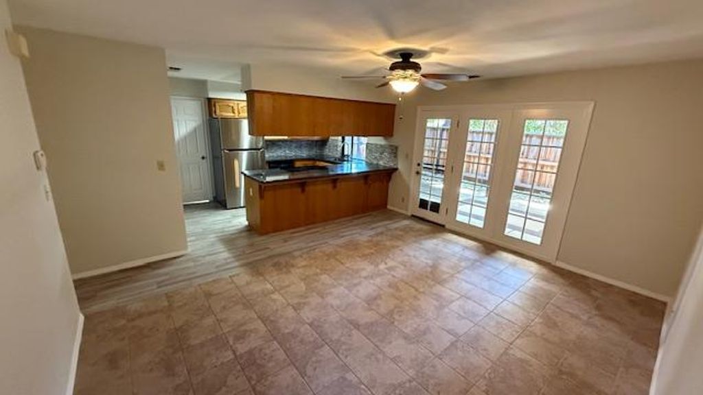 Image 11 of property listing at 4605 N Glenn Avenue, Fresno, CA 93704