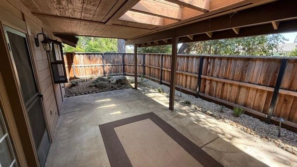 Image 23 of property listing at 4605 N Glenn Avenue, Fresno, CA 93704