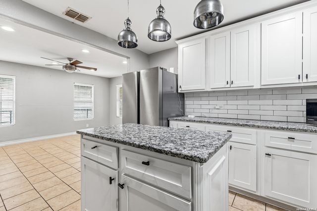 105 El Fledo, San Antonio, TX 78210