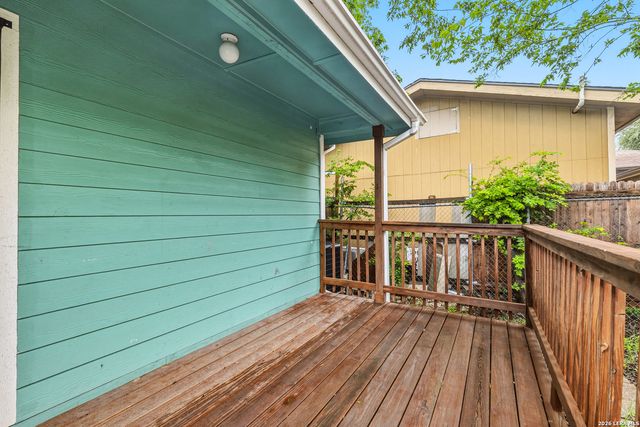 105 El Fledo, San Antonio, TX 78210