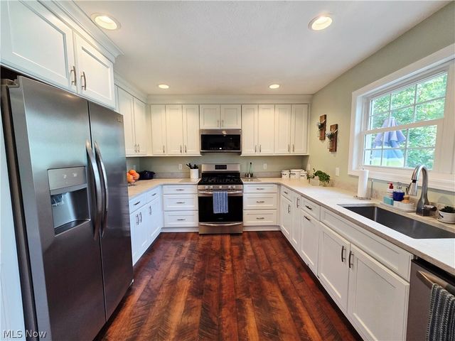 3753 Jaycox Road, Avon, OH 44011