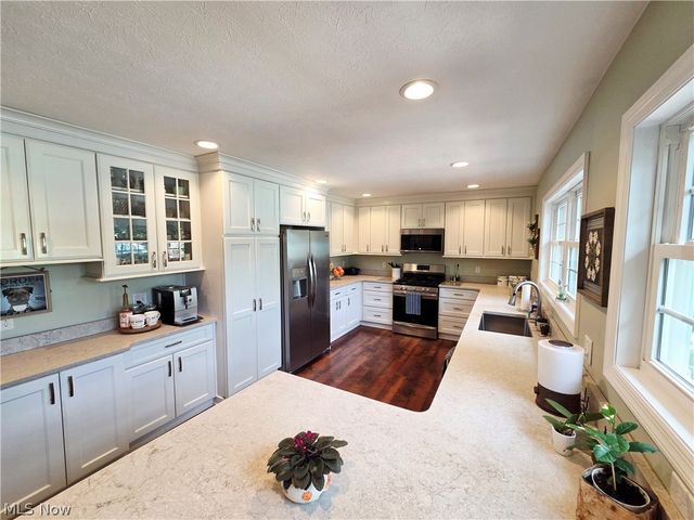 3753 Jaycox Road, Avon, OH 44011