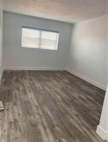 7505 SW 82nd St 306, Miami, FL 33143