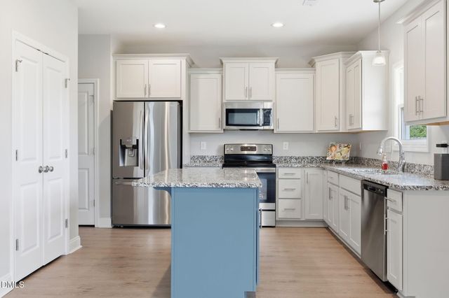 72 Sanford Lane, Dunn, NC 28334
