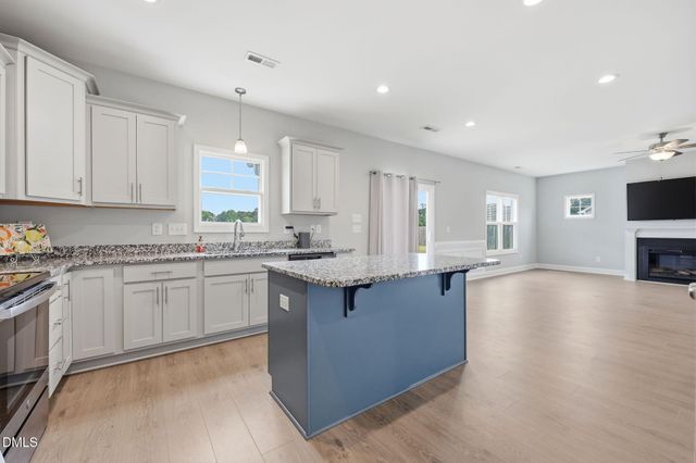72 Sanford Lane, Dunn, NC 28334