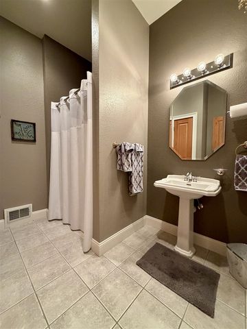 8727 Butterfield Highway, Bellevue, MI 49021