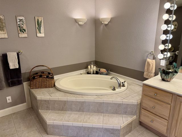 8727 Butterfield Highway, Bellevue, MI 49021