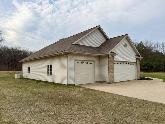 8727 Butterfield Highway, Bellevue, MI 49021