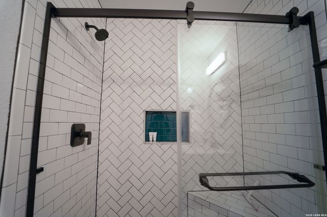 685 Ridgerock Dr, Canyon Lake, TX 78133