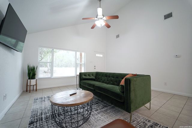 685 Ridgerock Dr, Canyon Lake, TX 78133