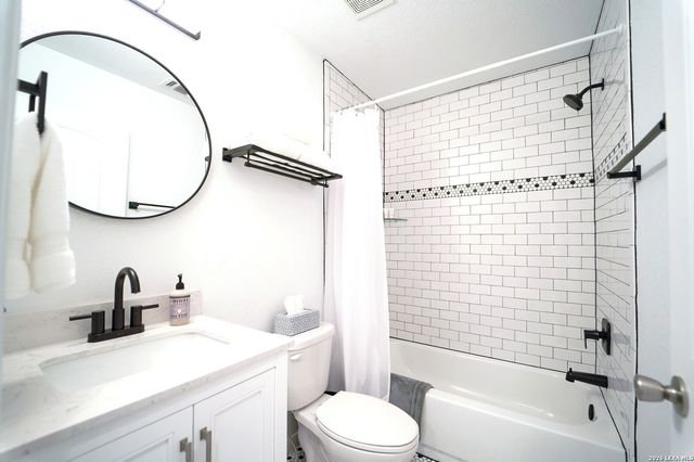 685 Ridgerock Dr, Canyon Lake, TX 78133