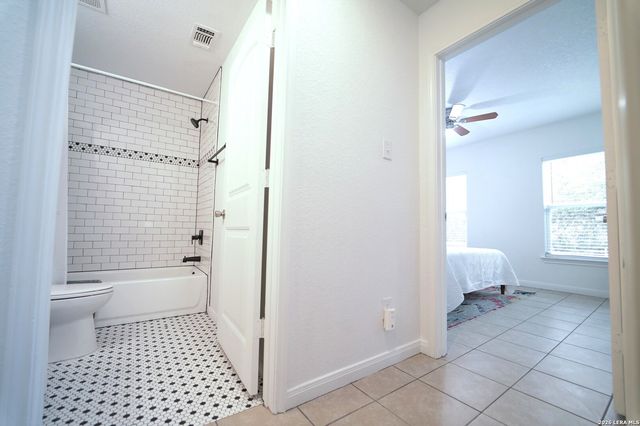 685 Ridgerock Dr, Canyon Lake, TX 78133