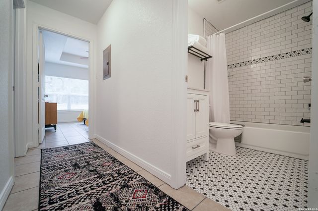 685 Ridgerock Dr, Canyon Lake, TX 78133