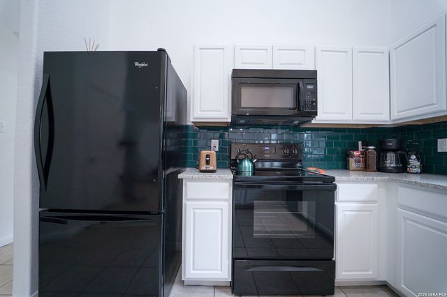 685 Ridgerock Dr, Canyon Lake, TX 78133