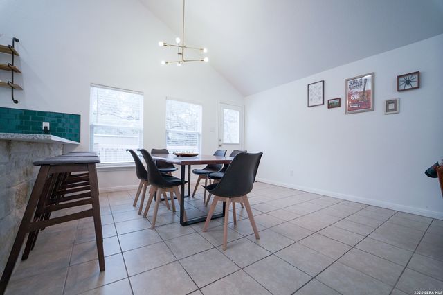 685 Ridgerock Dr, Canyon Lake, TX 78133