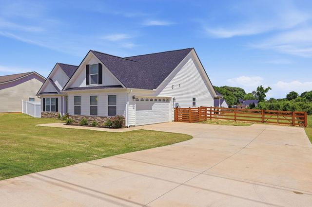142 Peachtree Road, Boiling Springs, SC 29316