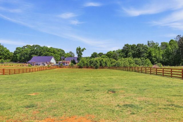 142 Peachtree Road, Boiling Springs, SC 29316