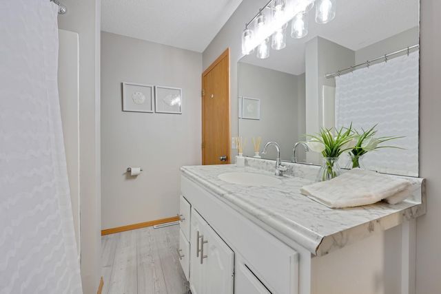 12384 Zealand Avenue N, Champlin, MN 55316