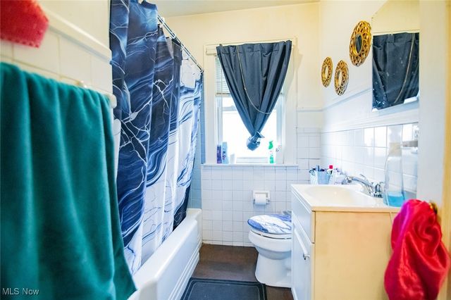 2304 Broad Street, Parkersburg, WV 26101