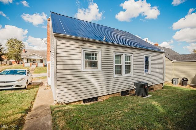 2304 Broad Street, Parkersburg, WV 26101