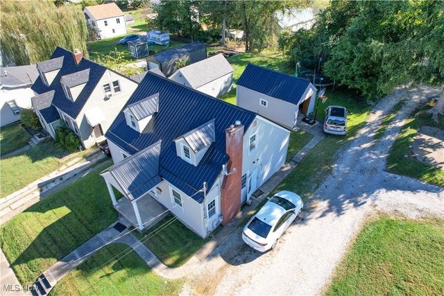 2304 Broad Street, Parkersburg, WV 26101