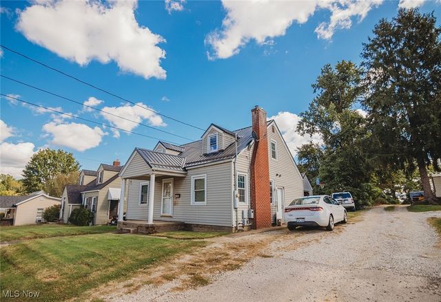 2304 Broad Street, Parkersburg, WV 26101