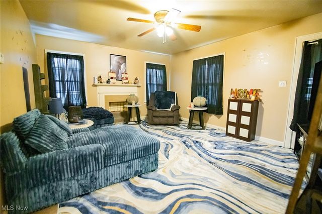 2304 Broad Street, Parkersburg, WV 26101