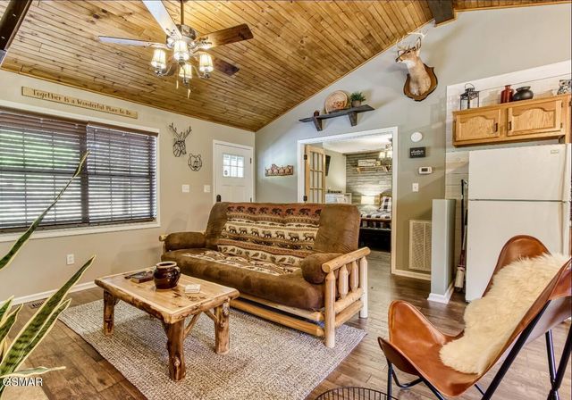 1723 Walker Trail, Sevierville, TN 37876