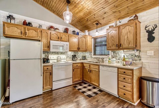 1723 Walker Trail, Sevierville, TN 37876
