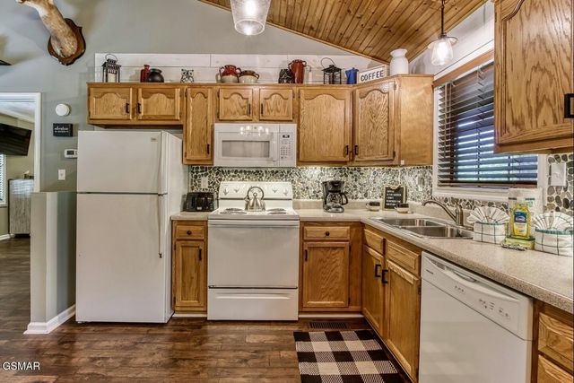 1723 Walker Trail, Sevierville, TN 37876