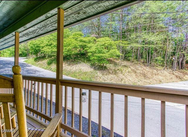 1723 Walker Trail, Sevierville, TN 37876
