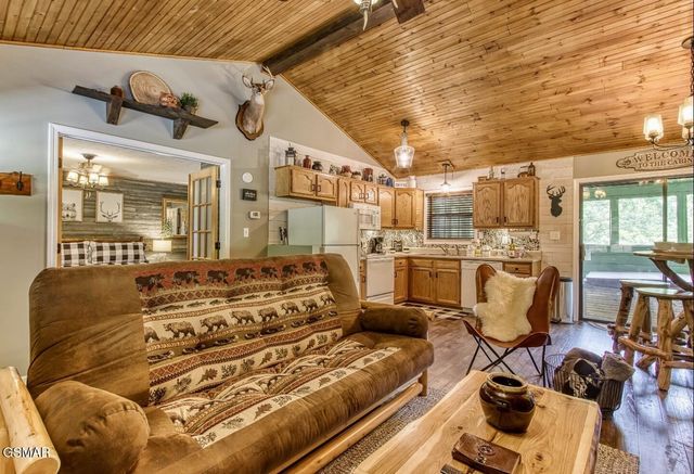 1723 Walker Trail, Sevierville, TN 37876