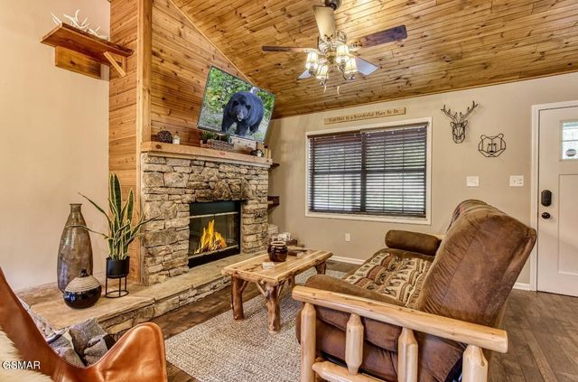 1723 Walker Trail, Sevierville, TN 37876