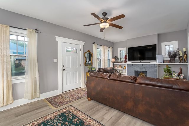 3907 E Douglas, Wichita, KS 67218
