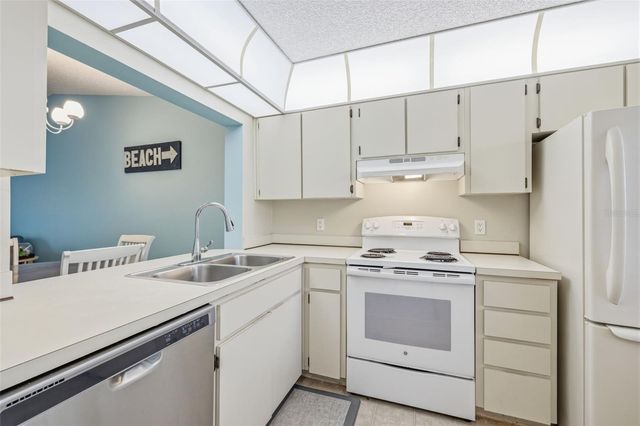 1465 MILLSTREAM LANE 205, Dunedin, FL 34698