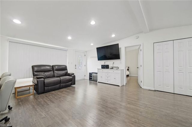 103 Tall Pine CIR, Yorktown, VA 23693