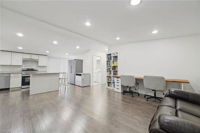 103 Tall Pine CIR, Yorktown, VA 23693