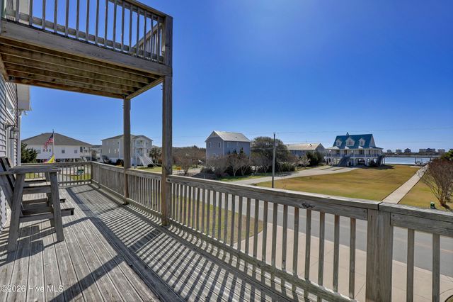 200 Waterway Drive, Sneads Ferry, NC 28460