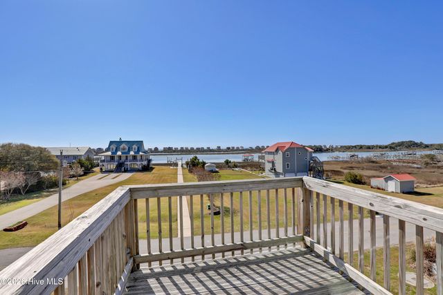 200 Waterway Drive, Sneads Ferry, NC 28460