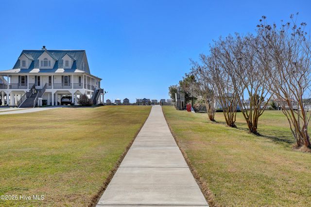 200 Waterway Drive, Sneads Ferry, NC 28460